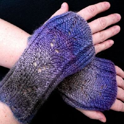 Wings Mitts by Susanna IC, photo © ArtQualia